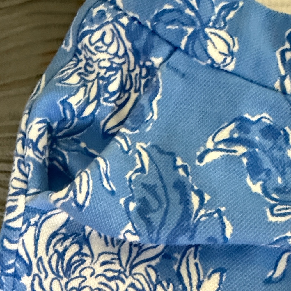 Lilly Pulitzer like new Blue Floral Scallop Hem Women’s size 6 Shorts - Picture 3 of 7